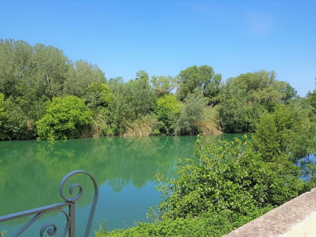 Gite Face A La Riviere -Proche Du Pont Du Gard- Montfrin Bagian luar foto